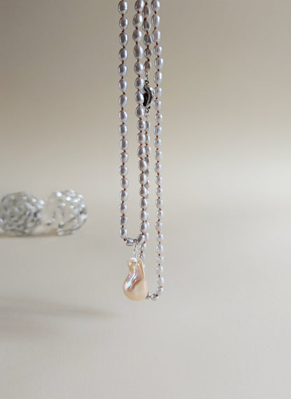 Pearl Pendant - Livia
