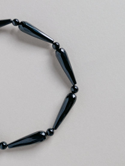 Onyx necklace Drama detail to show the stones