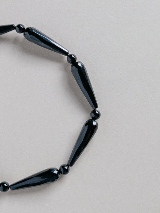 Onyx necklace Drama detail to show the stones