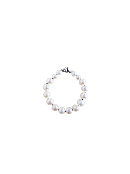Pearl bracelet on a white background