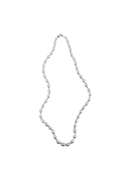 Rosy pearl necklace.